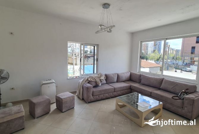 Shtepi me qera 2+1 ne Tirane - 45,000 Leke