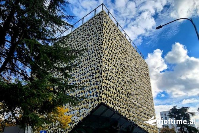 Jepet me qera ambjent biznesi ne Bllok