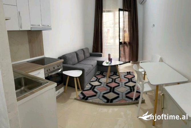 Shtepi me qera Garsoniere ne Tirane - 300 Euro