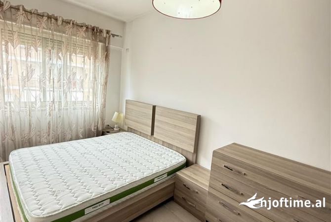 Shtepi me qera Apartament ne Tirane, 1+1, Mobilimi E mobiluar, Pagesa 600  Euro.