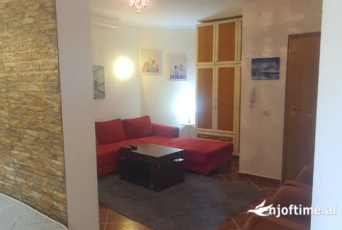 Shtepi me qera Garsoniere ne Tirane - 400 Euro