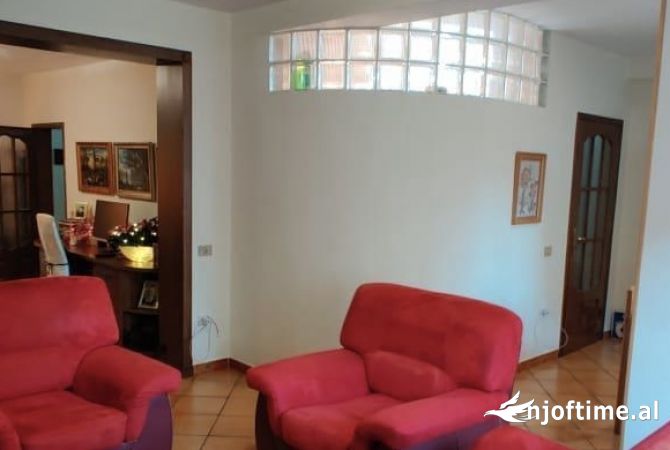 Shtepi ne shitje 2+1 ne Tirane - 235,000 Euro