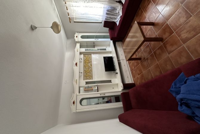 Shtepi me qera Shtepi Private ne Tirane, 1+1, Mobilimi E mobiluar, Pagesa 38,000  Leke.