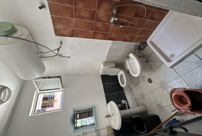 Shtepi me qera Shtepi Private ne Tirane, 1+1, Mobilimi E mobiluar, Pagesa 38,000  Leke.