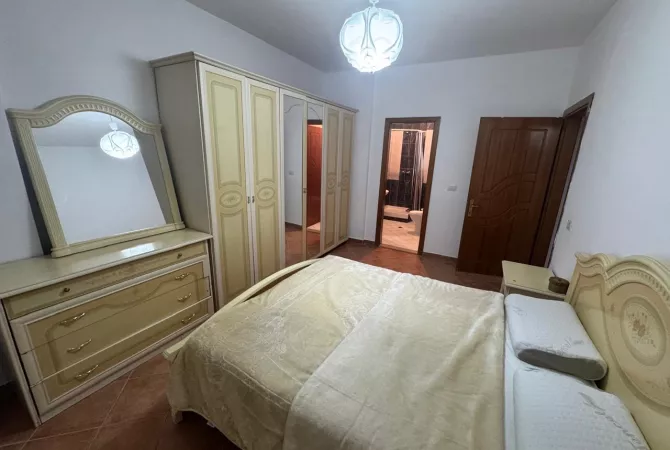 Shtepi me qera Apartament ne Tirane, 2+1, Mobilimi E mobiluar, Pagesa 60,000  Leke.