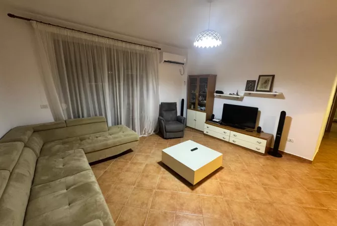 Casa in affitto 2+1 a Tirana - 60,000 Leke