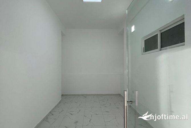 Ambient biznesi me qera 1+1 ne Tirane - 750 Euro