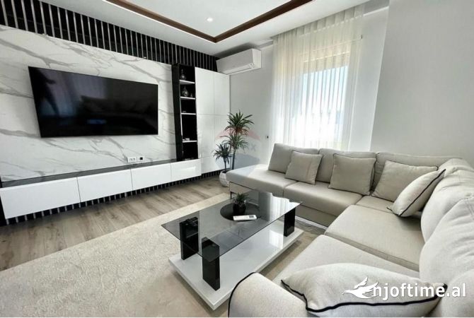 Shtepi me qera 2+1 ne Tirane - 1,500 Euro