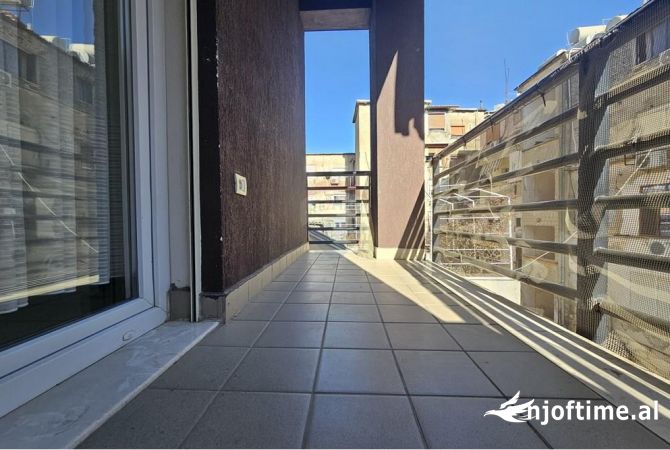 Shtepi me qera Apartament ne Tirane, 2+1, Mobilimi E mobiluar, Pagesa 800  Euro.