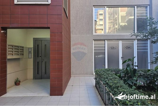 Shtepi me qera Apartament ne Tirane, 2+1, Mobilimi E mobiluar, Pagesa 800  Euro.