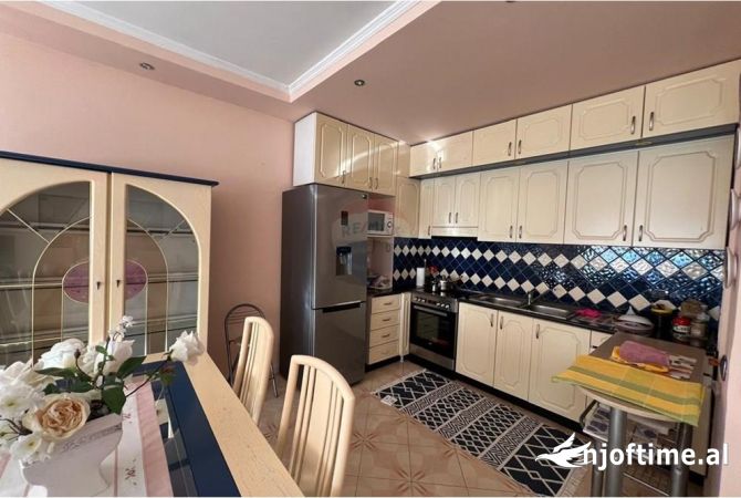 Shtepi me qera 2+1 ne Tirane - 750 Euro