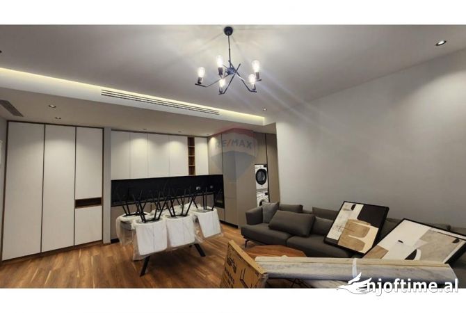 Shtepi me qera 2+1 ne Tirane - 1,300 Euro
