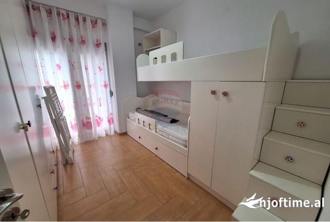 Shtepi me qera Apartament ne Tirane, 2+1, Mobilimi E mobiluar, Pagesa 600  Euro.