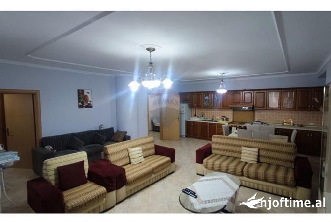 Shtepi me qera 2+1 ne Tirane - 650 Euro