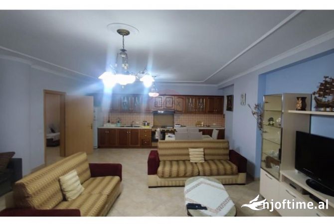 Shtepi me qera Apartament ne Tirane, 2+1, Mobilimi E mobiluar, Pagesa 650  Euro.