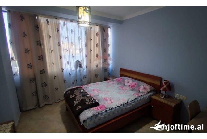 Shtepi me qera Apartament ne Tirane, 2+1, Mobilimi E mobiluar, Pagesa 650  Euro.