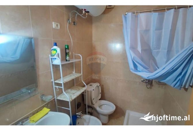 Shtepi me qera Apartament ne Tirane, 2+1, Mobilimi E mobiluar, Pagesa 650  Euro.