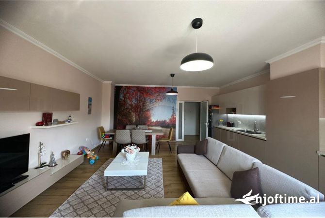 Shtepi me qera 2+1 ne Tirane - 700 Euro