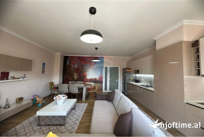 Shtepi me qera 2+1 ne Tirane - 700 Euro