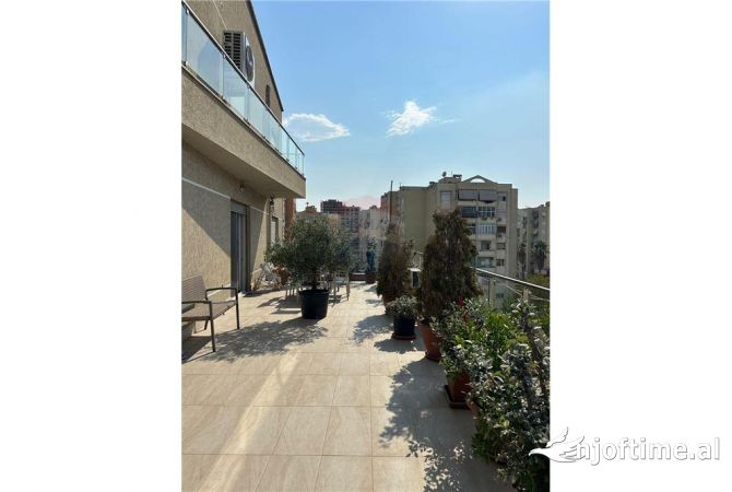 Shtepi me qera Apartament ne Tirane, 2+1, Mobilimi E mobiluar, Pagesa 700  Euro.