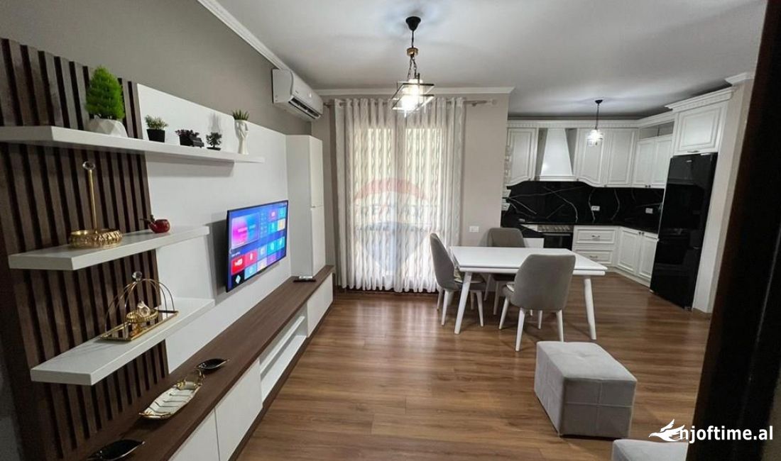 Shtepi me qera Apartament ne Tirane, 2+1, Mobilimi E mobiluar, Pagesa 700  Euro.