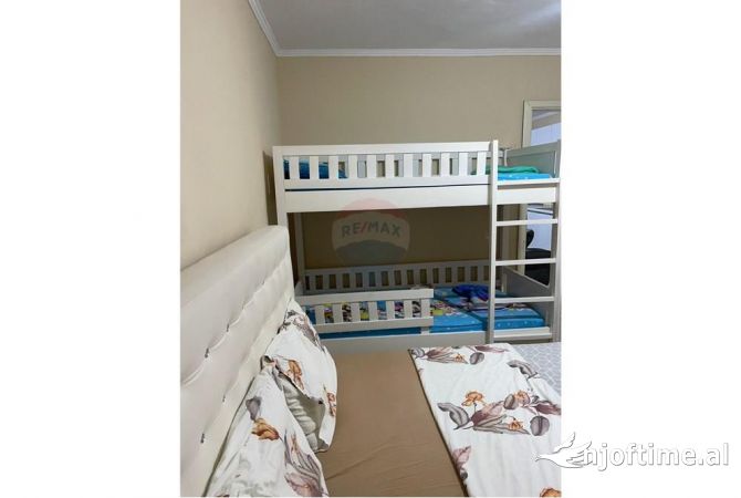 Shtepi me qera Shtepi Private ne Tirane, 1+1, Mobilimi E mobiluar, Pagesa 450  Euro.