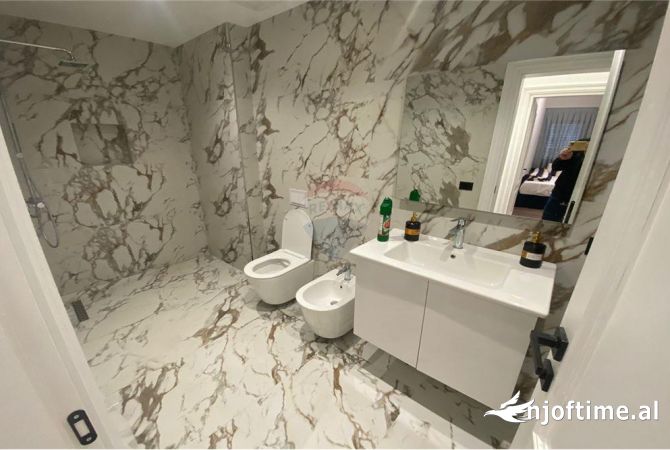 Shtepi me qera Apartament ne Tirane, 3+1, Mobilimi E mobiluar, Pagesa 1,000  Euro.