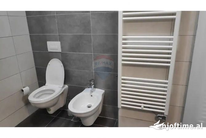 Shtepi me qera Apartament ne Tirane, 2+1, Mobilimi E mobiluar, Pagesa 1,000  Euro.