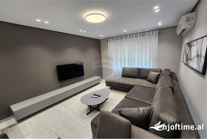 Shtepi me qera 2+1 ne Tirane - 900 Euro