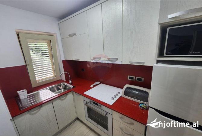 Shtepi me qera Apartament ne Tirane, 2+1, Mobilimi E mobiluar, Pagesa 900  Euro.