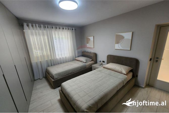 Shtepi me qera Apartament ne Tirane, 2+1, Mobilimi E mobiluar, Pagesa 900  Euro.