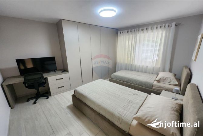 Shtepi me qera Apartament ne Tirane, 2+1, Mobilimi E mobiluar, Pagesa 900  Euro.