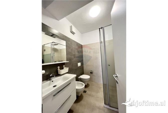 Shtepi me qera Apartament ne Tirane, 2+1, Mobilimi E mobiluar, Pagesa 1,100  Euro.