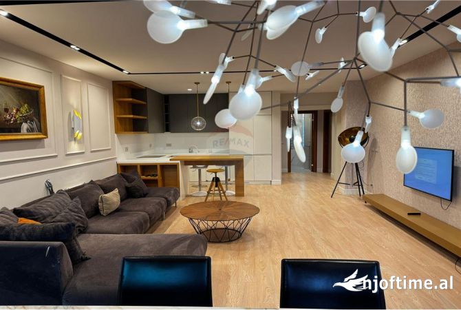 Shtepi me qera 2+1 ne Tirane - 1,400 Euro