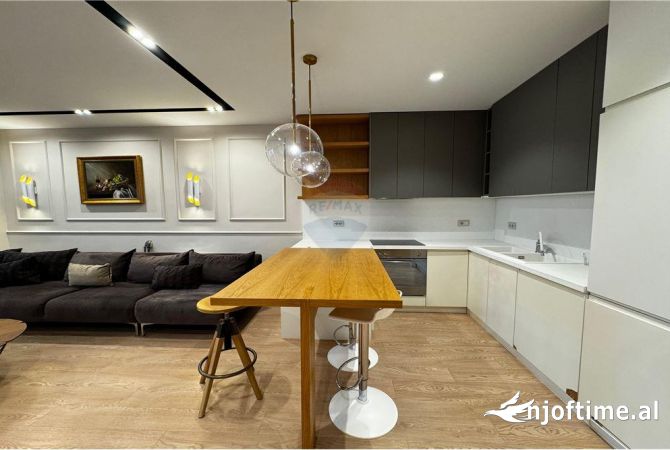 Shtepi me qera 2+1 ne Tirane - 1,400 Euro