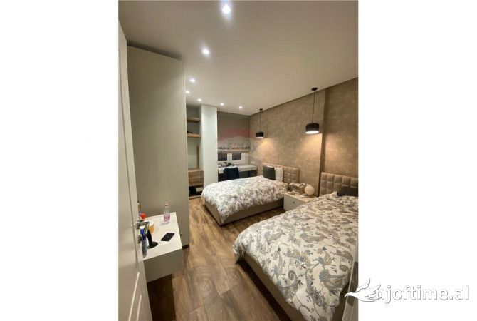 Shtepi me qera Apartament ne Tirane, 3+1, Mobilimi E mobiluar, Pagesa 1,700  Euro.
