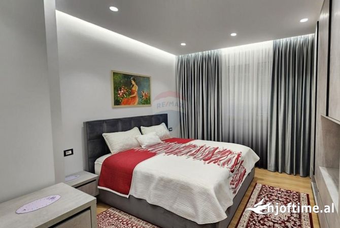 Shtepi me qera Apartament ne Tirane, 2+1, Mobilimi E mobiluar, Pagesa 1,000  Euro.