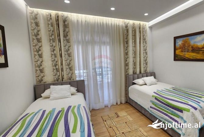 Shtepi me qera Apartament ne Tirane, 2+1, Mobilimi E mobiluar, Pagesa 1,000  Euro.