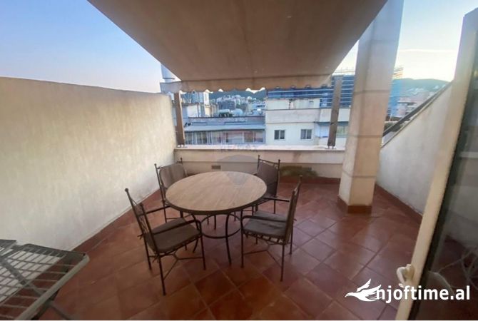 Shtepi me qera Apartament ne Tirane, 2+1, Mobilimi E mobiluar, Pagesa 650  Euro.