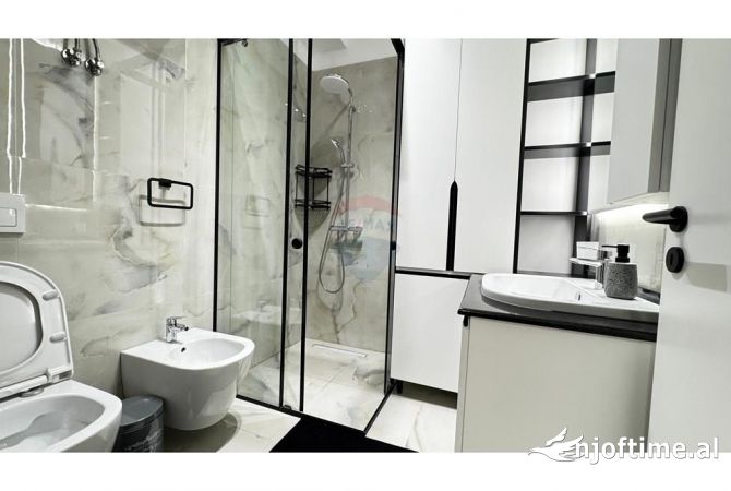 Shtepi me qera Apartament ne Tirane, 2+1, Mobilimi E mobiluar, Pagesa 1,000  Euro.