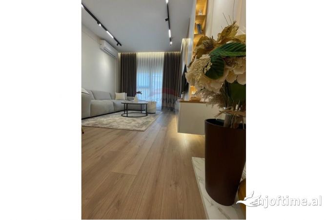 Shtepi me qera Apartament ne Tirane, 2+1, Mobilimi E mobiluar, Pagesa 1,000  Euro.