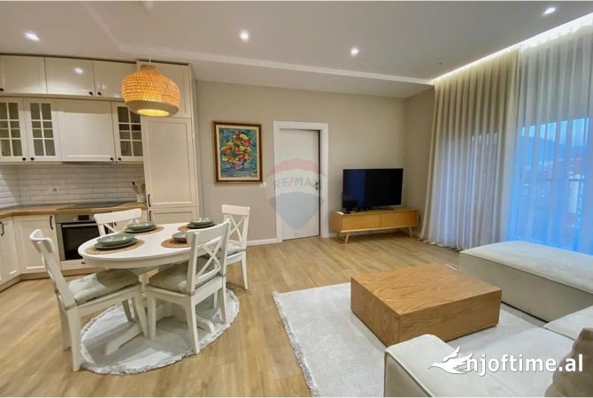 Shtepi me qera Apartament ne Tirane, 2+1, Mobilimi E mobiluar, Pagesa 1,200  Euro.