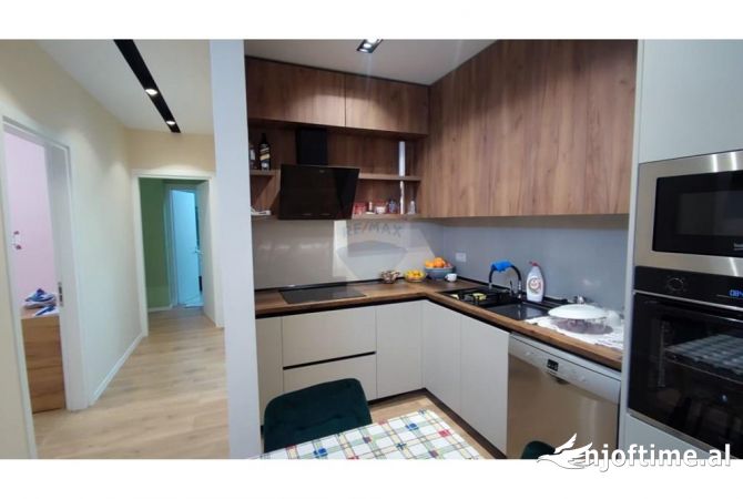 Shtepi me qera 2+1 ne Tirane - 800 Euro