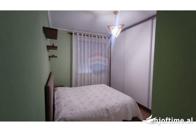 Shtepi me qera Apartament ne Tirane, 2+1, Mobilimi E mobiluar, Pagesa 800  Euro.