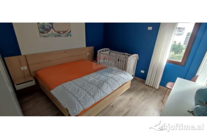 Shtepi me qera Apartament ne Tirane, 2+1, Mobilimi E mobiluar, Pagesa 550  Euro.