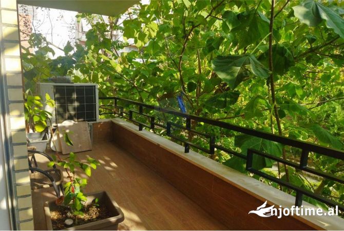 Shtepi me qera Apartament ne Tirane, 2+1, Mobilimi E mobiluar, Pagesa 550  Euro.