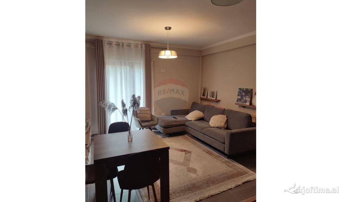 Shtepi me qera Apartament ne Tirane, 2+1, Mobilimi E mobiluar, Pagesa 550  Euro.