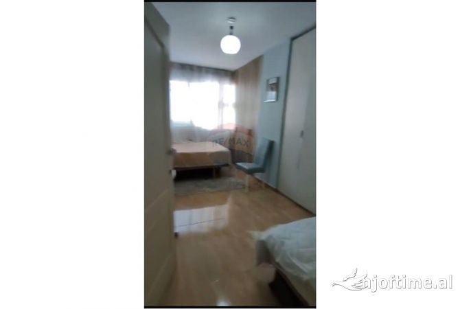 Shtepi ne shitje Apartament ne Tirane, 2+1, Mobilimi E mobiluar, Pagesa 130,000  Euro.