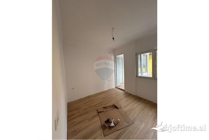 Shtepi ne shitje Apartament ne Tirane, 1+1, Mobilimi E mobiluar, Pagesa 125,000  Euro.