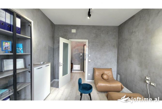 Ambient biznesi me qera 3+1 ne Tirane - 950 Euro